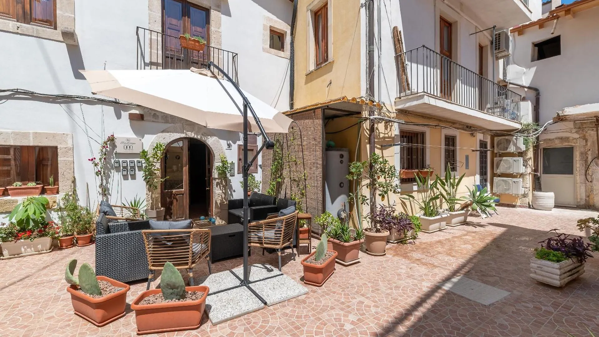 Elsa D'Ortigia - I Tre Archi Hotel Syracuse Guest house